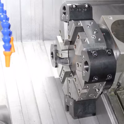 Ck6150X2000mm シーメンス 808d コントローラー付き金属切断用精密 CNC 旋盤機